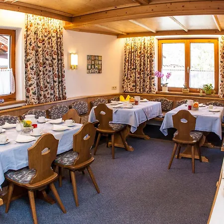 Guest house Fruehstueckspension & Faednerspitze