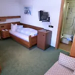 Gæstehus Fruehstueckspension & Faednerspitze 3*