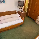 Fruehstueckspension & Faednerspitze 3*
