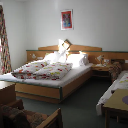 Frühstückspension&ferienhaus Fädnerspitze Pensión