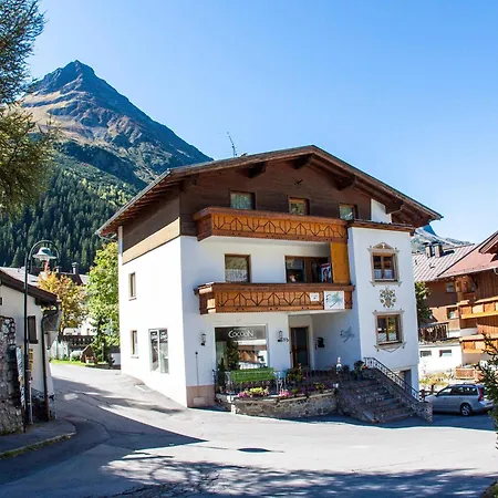 Fruehstueckspension & Faednerspitze Guest house 3*